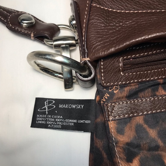 B. Makowsky Chocolate Brown Pebbled Leather Front Buckle Crossbody Saddle Purse - Picture 7 of 15